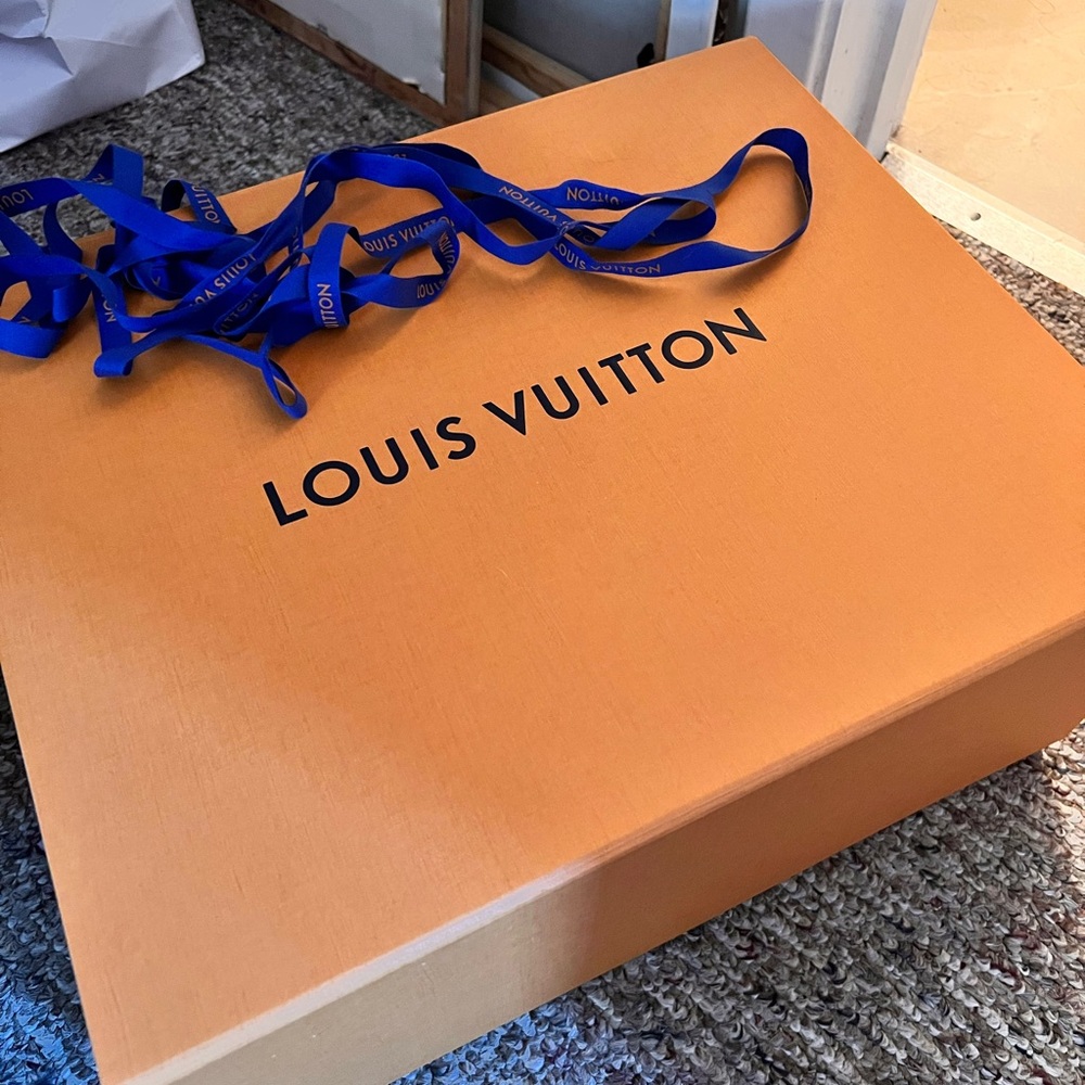 Authentic LOUIS VUITTON LV Gift Box Magnetic Empty Large Box 15.5x13x7in…